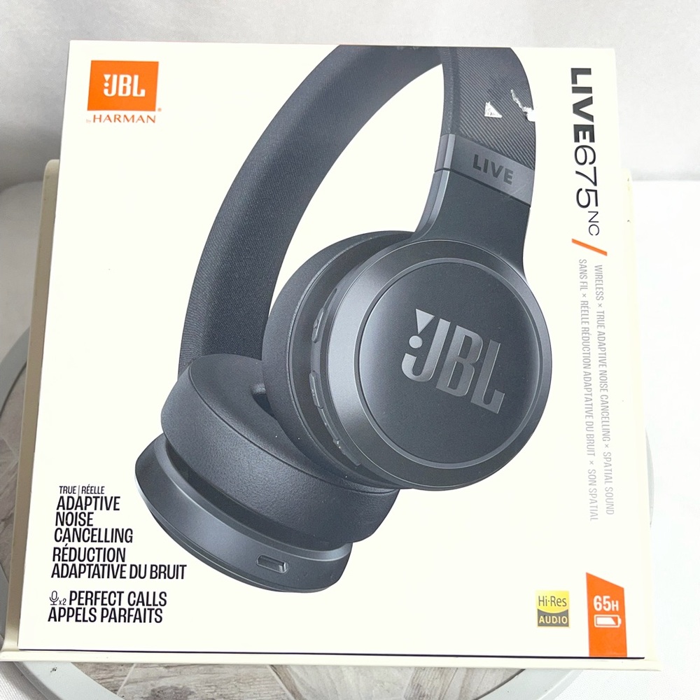JBL LIVE 675NC Wireless Noise Cancelling Over-Ear Headphones New Sealed Box